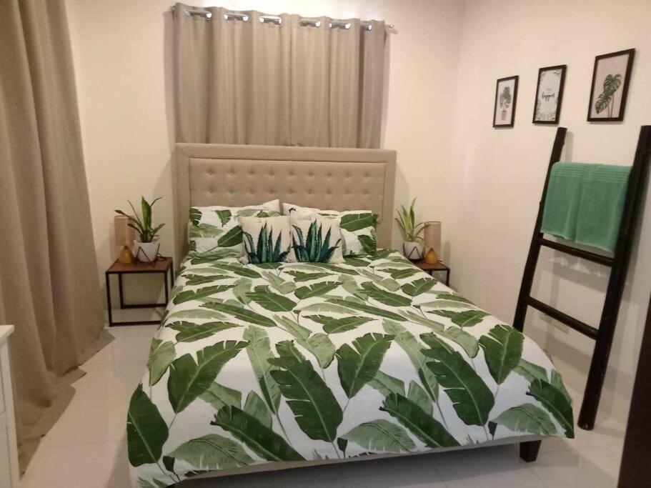 Home Away From Home. Bacolod Kültér fotó